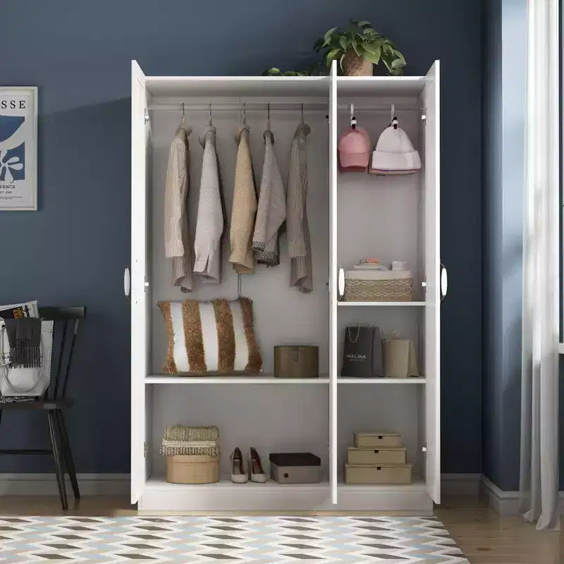 Armoire 3 portes blanche  : Poignées en céramique florales + Espaces penderie et rangement. Dressing spacieux pour chambres.