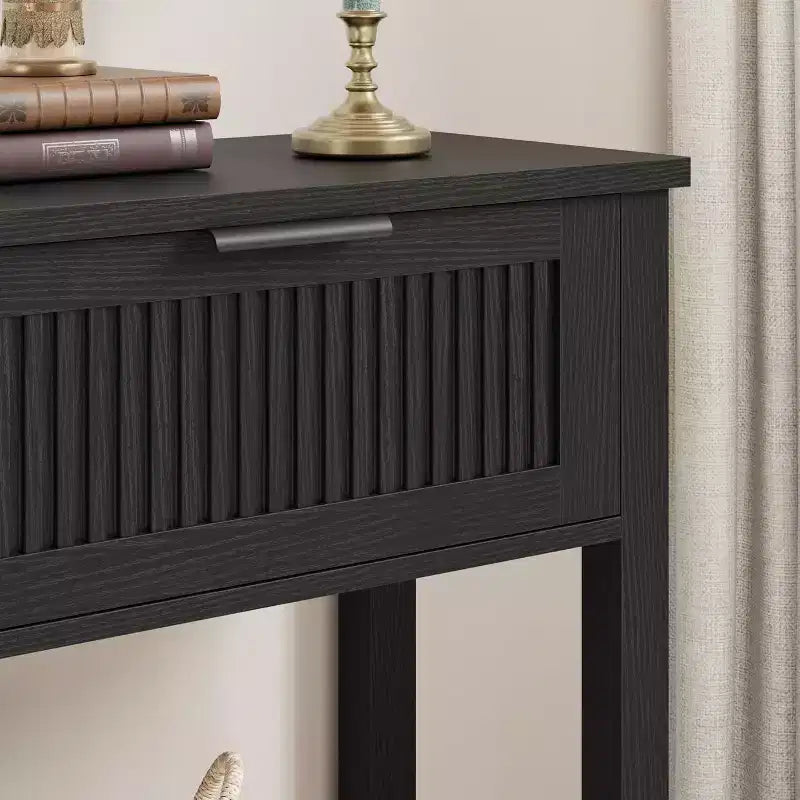 Console moderne à cannelures avec 2 tiroirs Table d'appoint étroite en bois, 2 niveaux, grand espace de rangement, pour salon, couloir et entrée