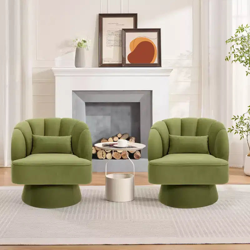 Fauteuil crapaud moderne, pivotant à 360°, avec dossier rayé incurvé et assise large et rembourrée, adapté aux salons, chambres à coucher.